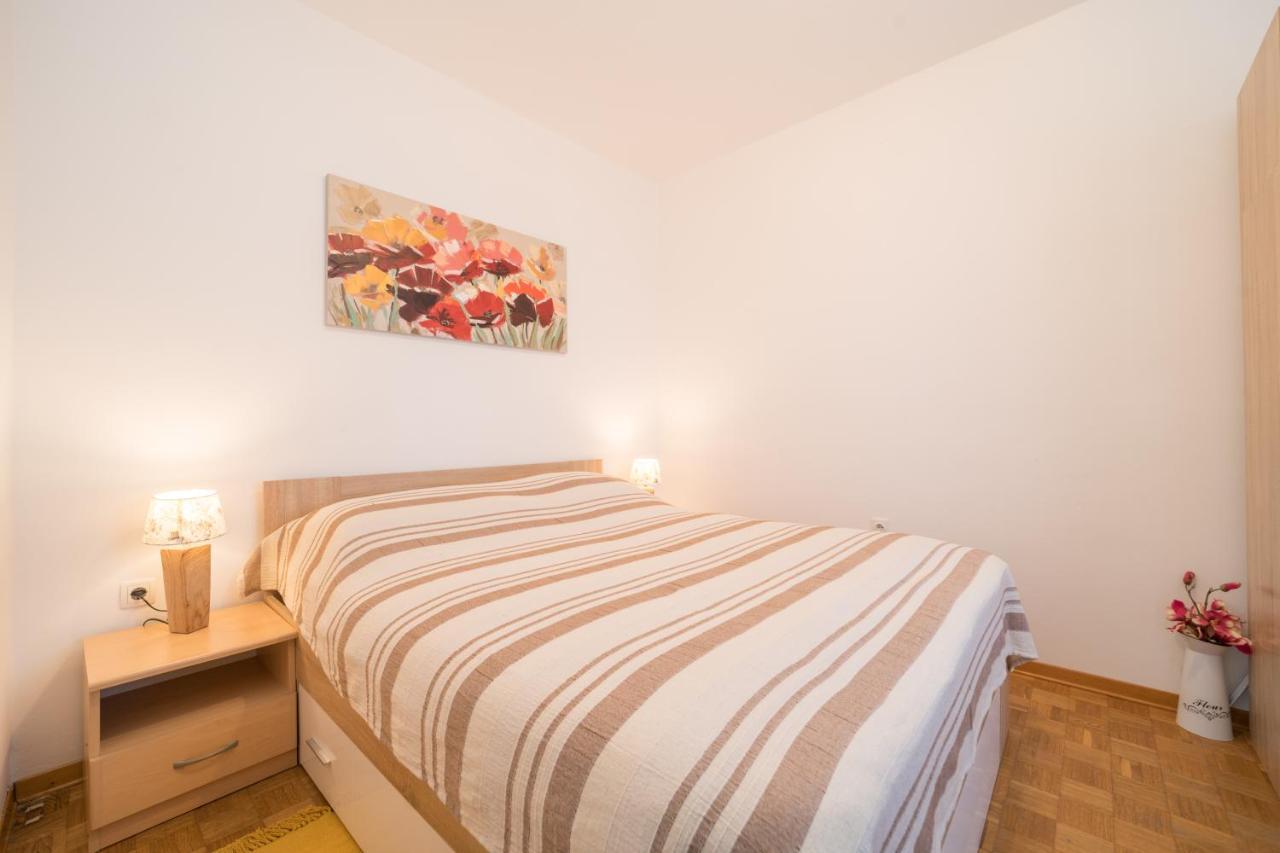 Apartament Red Karmenita Umag Zewnętrze zdjęcie