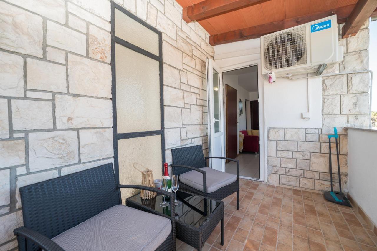 Apartament Red Karmenita Umag Zewnętrze zdjęcie